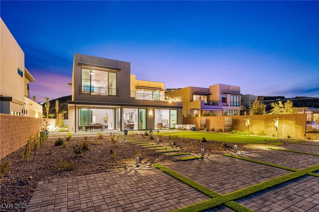 569 Overlook Rim, Henderson, NV 89012