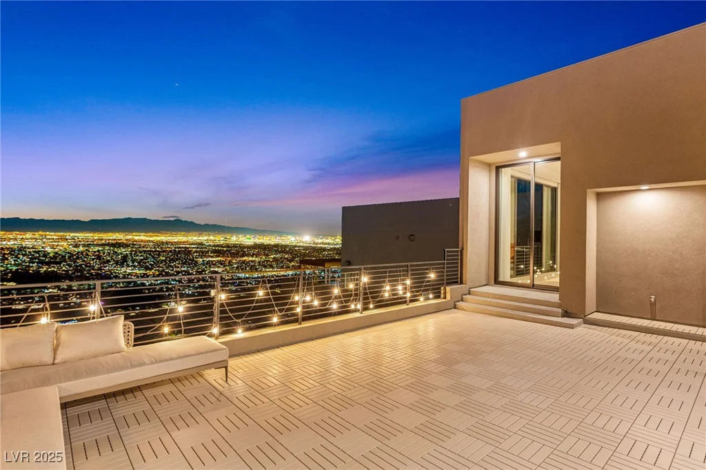 569 Overlook Rim, Henderson, NV 89012