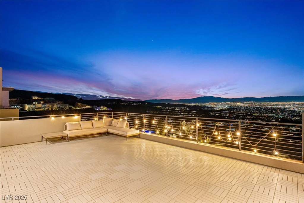 569 Overlook Rim, Henderson, NV 89012