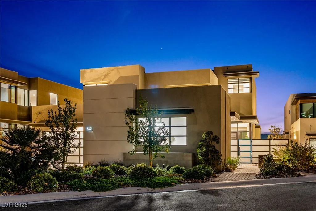 569 Overlook Rim, Henderson, NV 89012