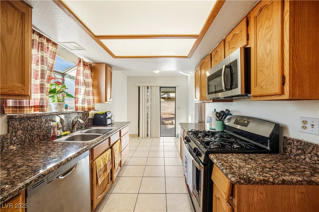 6656 Joe Michael, Las Vegas, NV 89108