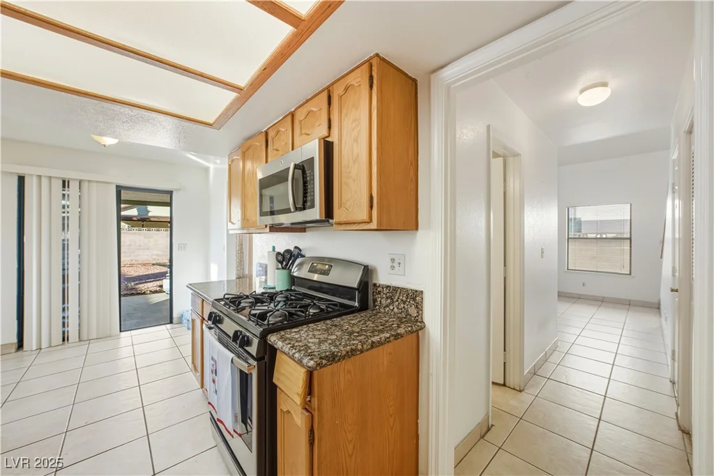 6656 Joe Michael, Las Vegas, NV 89108