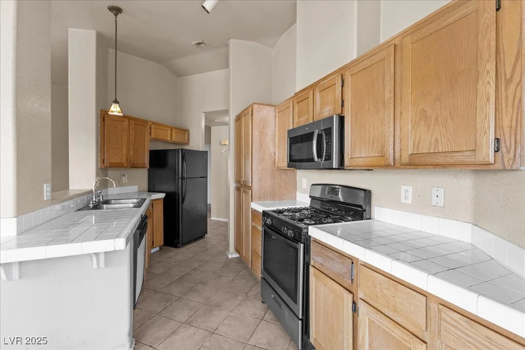 5223 Portland, North Las Vegas, NV 89031