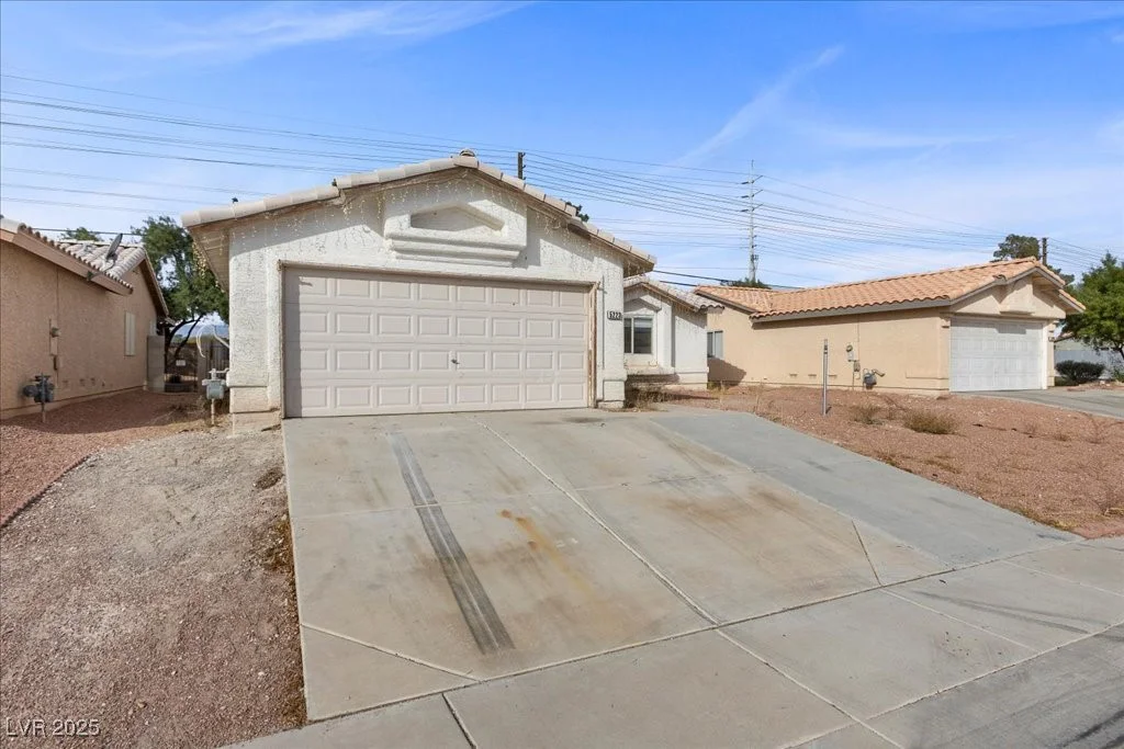 5223 Portland, North Las Vegas, NV 89031