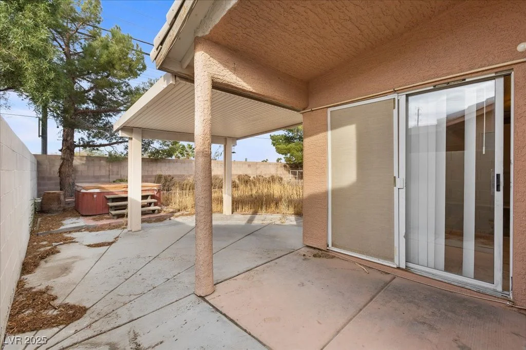 5223 Portland, North Las Vegas, NV 89031