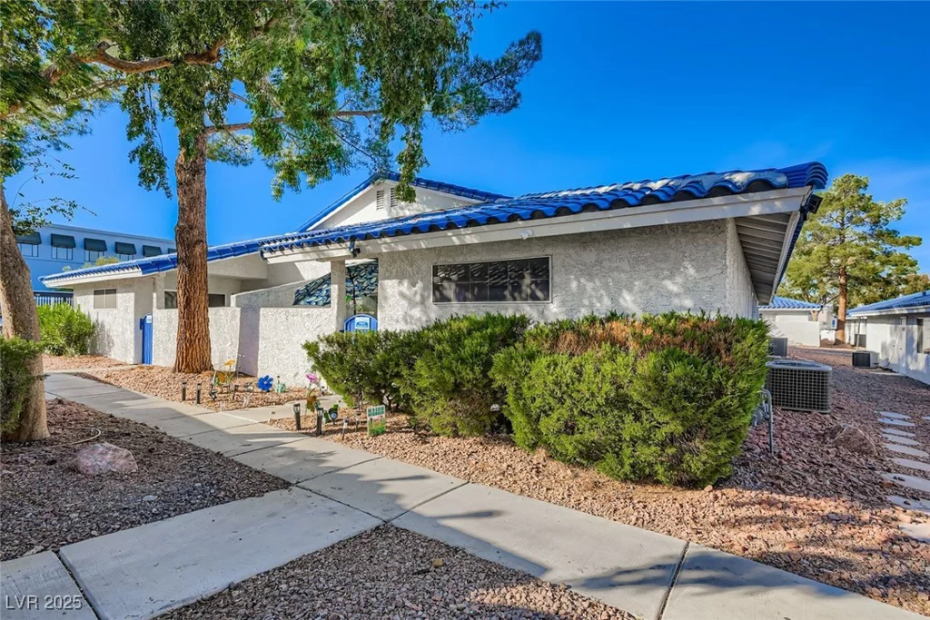 2132 Bavington, Las Vegas, NV 89108