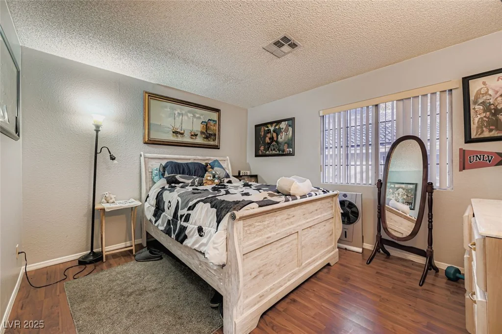 2132 Bavington, Las Vegas, NV 89108