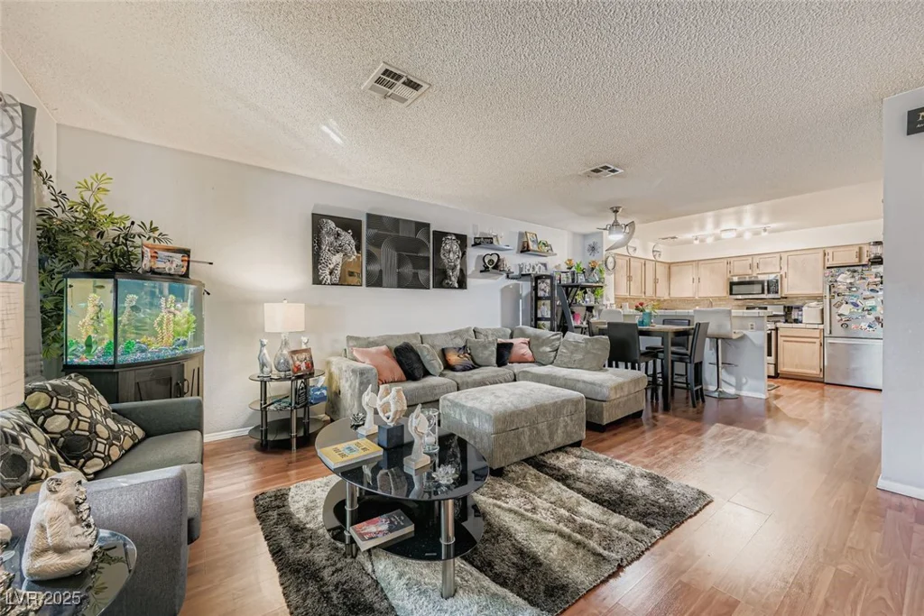 2132 Bavington, Las Vegas, NV 89108