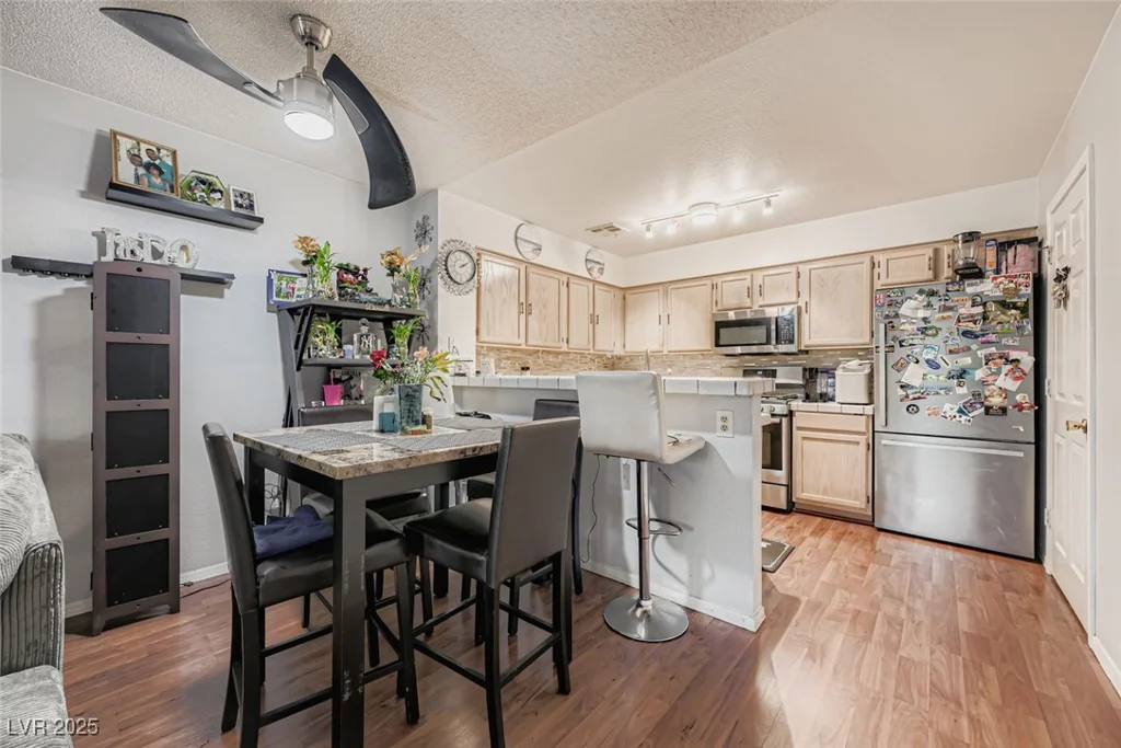 2132 Bavington, Las Vegas, NV 89108