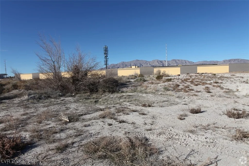 Donna, North Las Vegas, NV 89081
