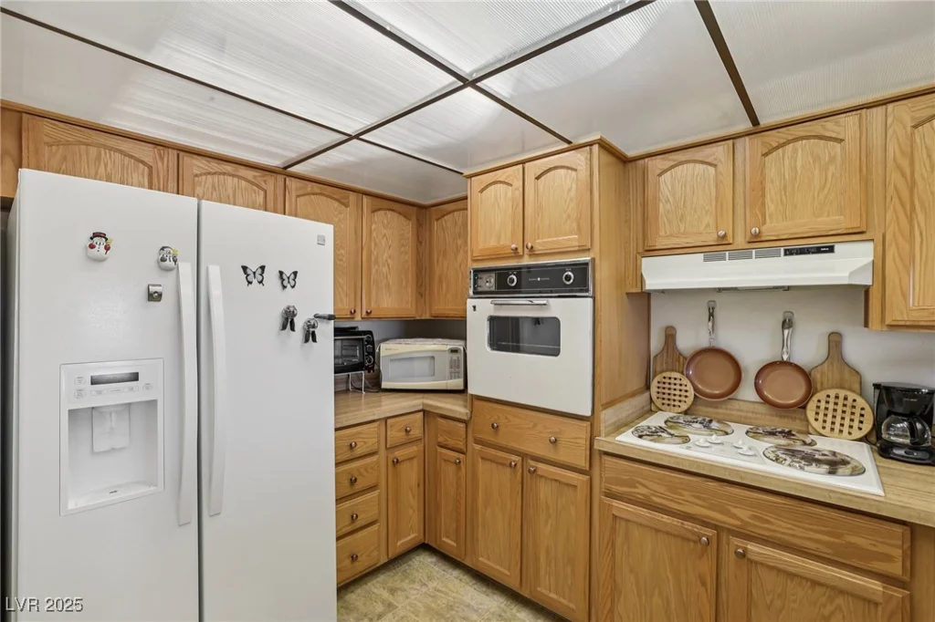 750 Royal Crest, Las Vegas, NV 89169