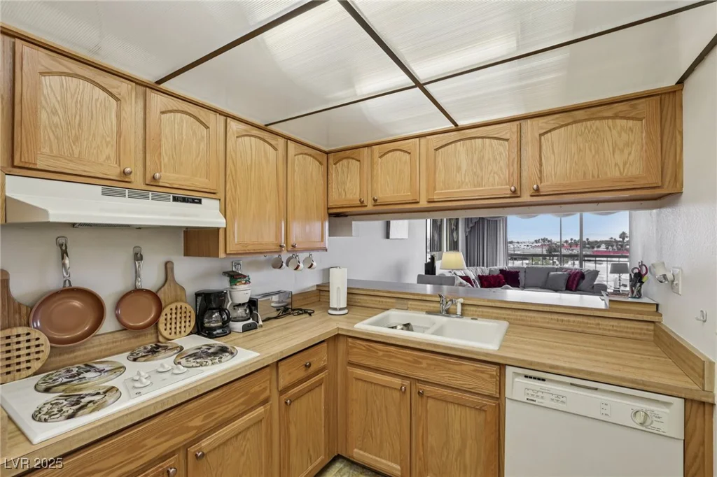 750 Royal Crest, Las Vegas, NV 89169