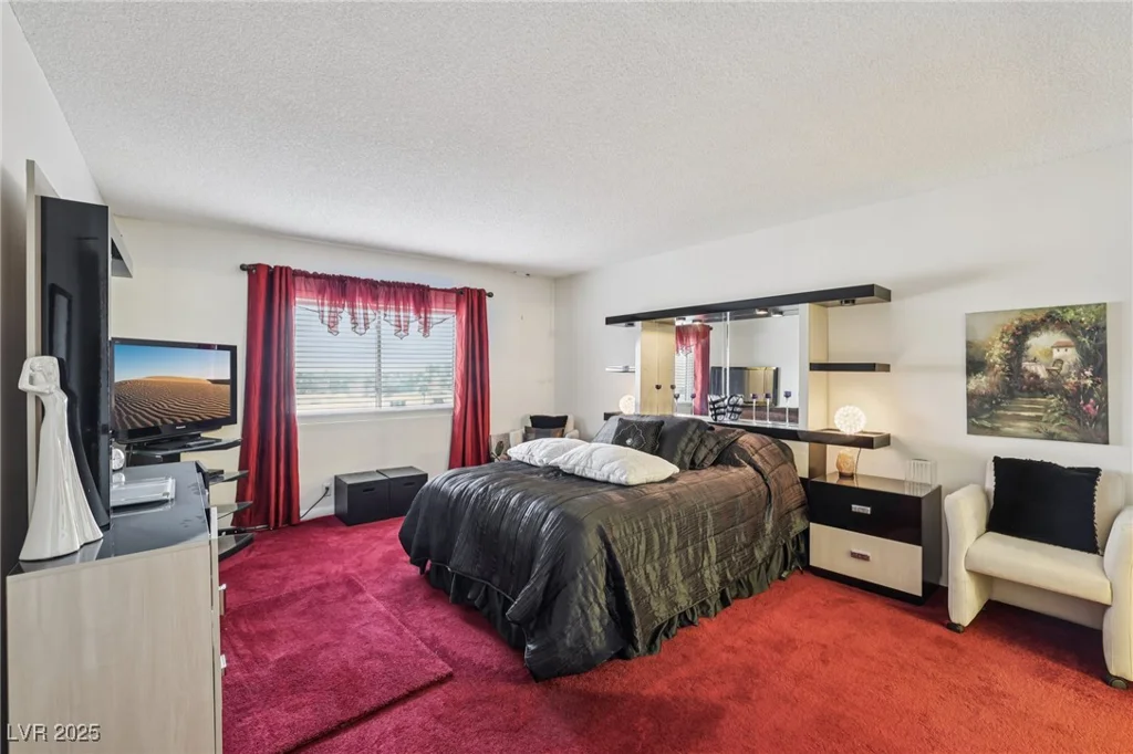 750 Royal Crest, Las Vegas, NV 89169