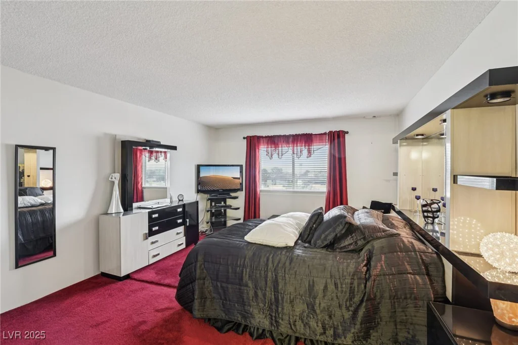 750 Royal Crest, Las Vegas, NV 89169