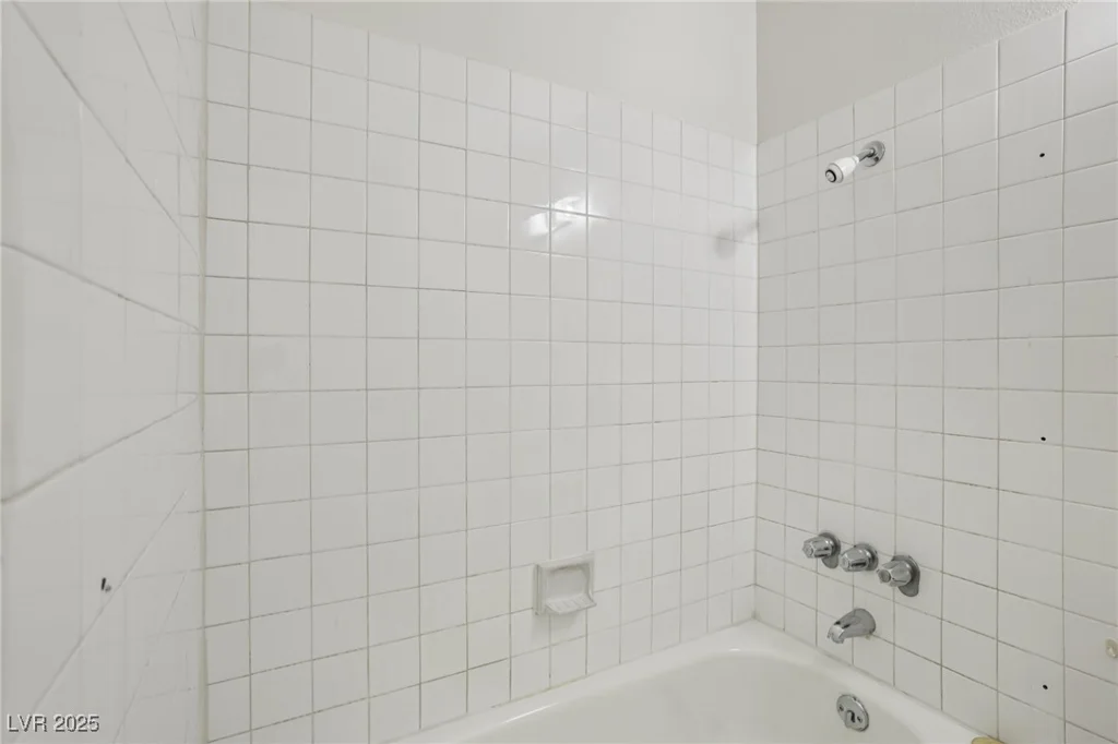 750 Royal Crest, Las Vegas, NV 89169