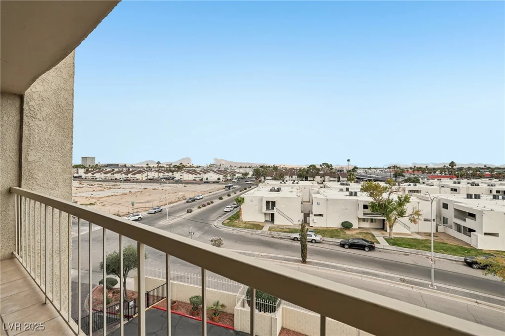 750 Royal Crest, Las Vegas, NV 89169