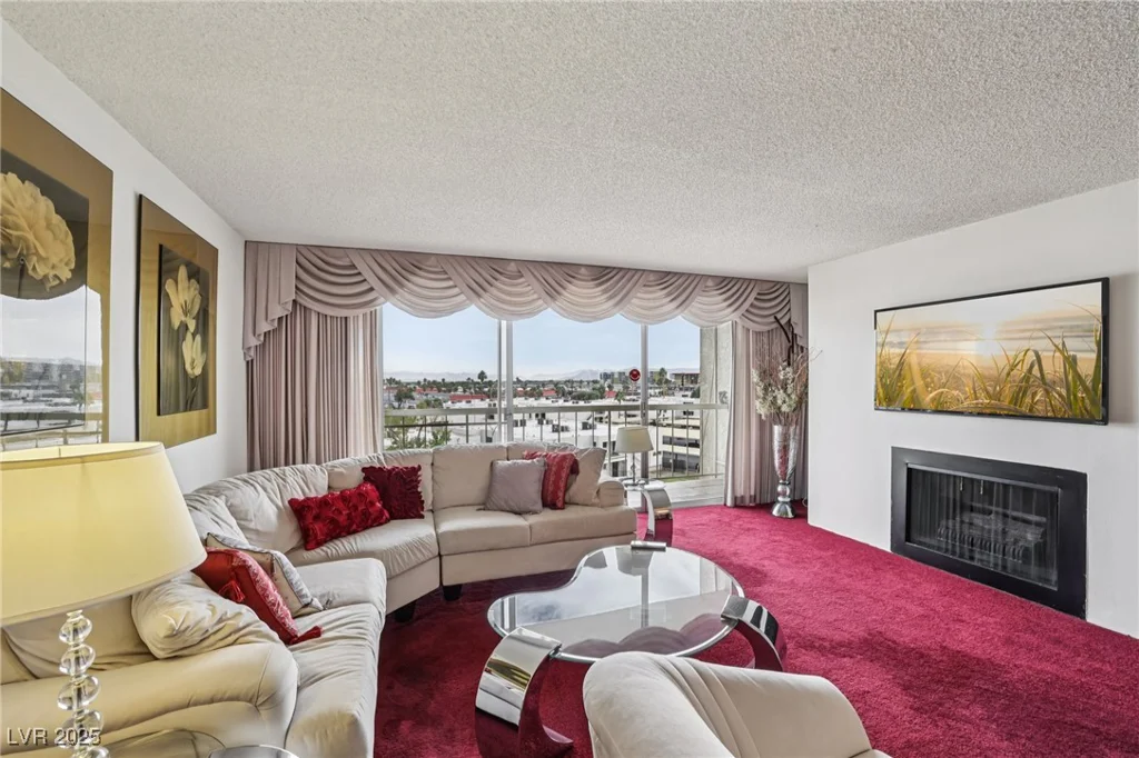 750 Royal Crest, Las Vegas, NV 89169