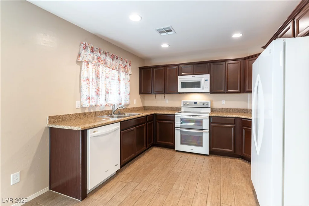 3813 Rocklin Peak, North Las Vegas, NV 89081