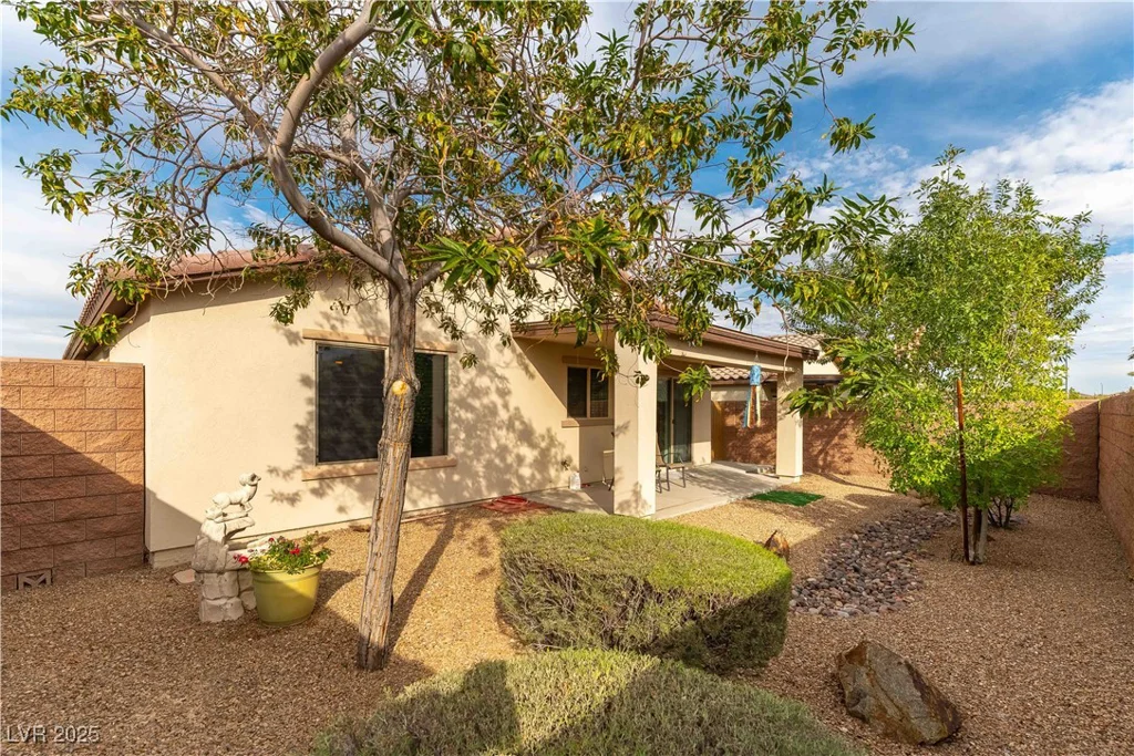 3813 Rocklin Peak, North Las Vegas, NV 89081