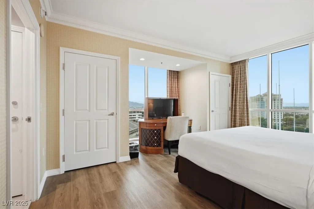 125 Harmon, Las Vegas, NV 89109