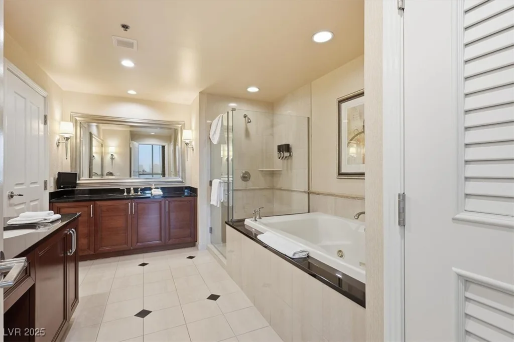 125 Harmon, Las Vegas, NV 89109