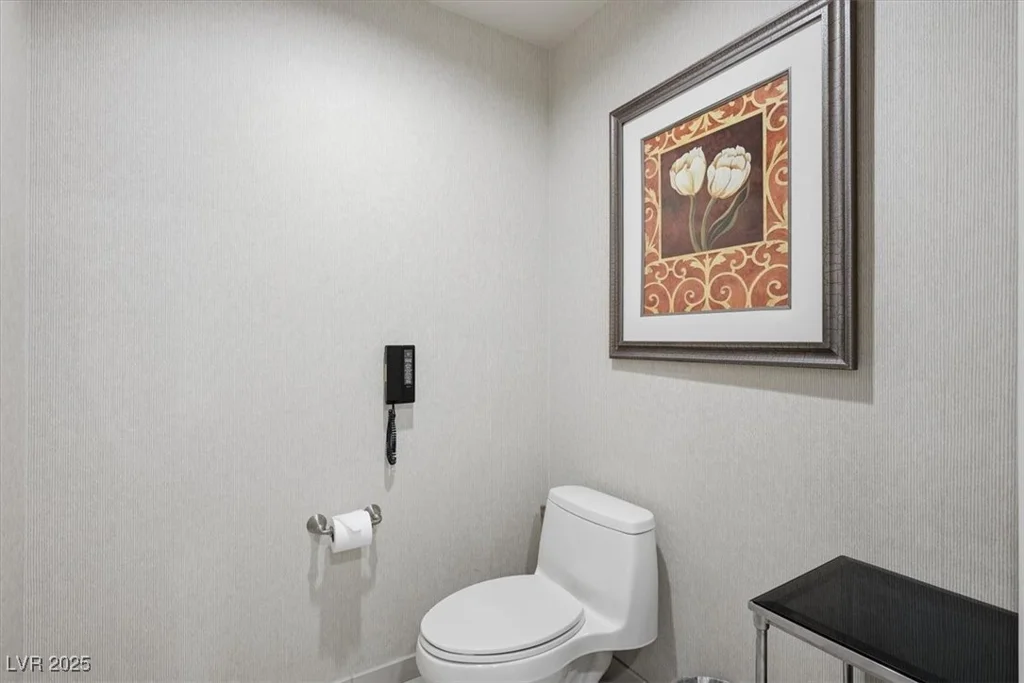 125 Harmon, Las Vegas, NV 89109