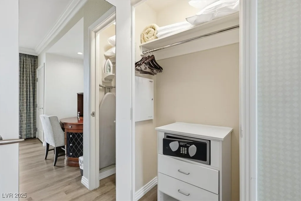 125 Harmon, Las Vegas, NV 89109