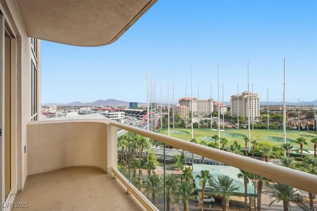 125 Harmon, Las Vegas, NV 89109