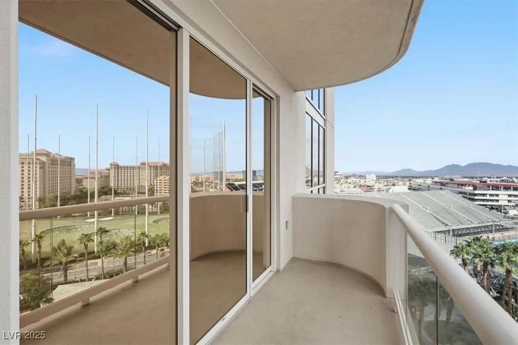 125 Harmon, Las Vegas, NV 89109