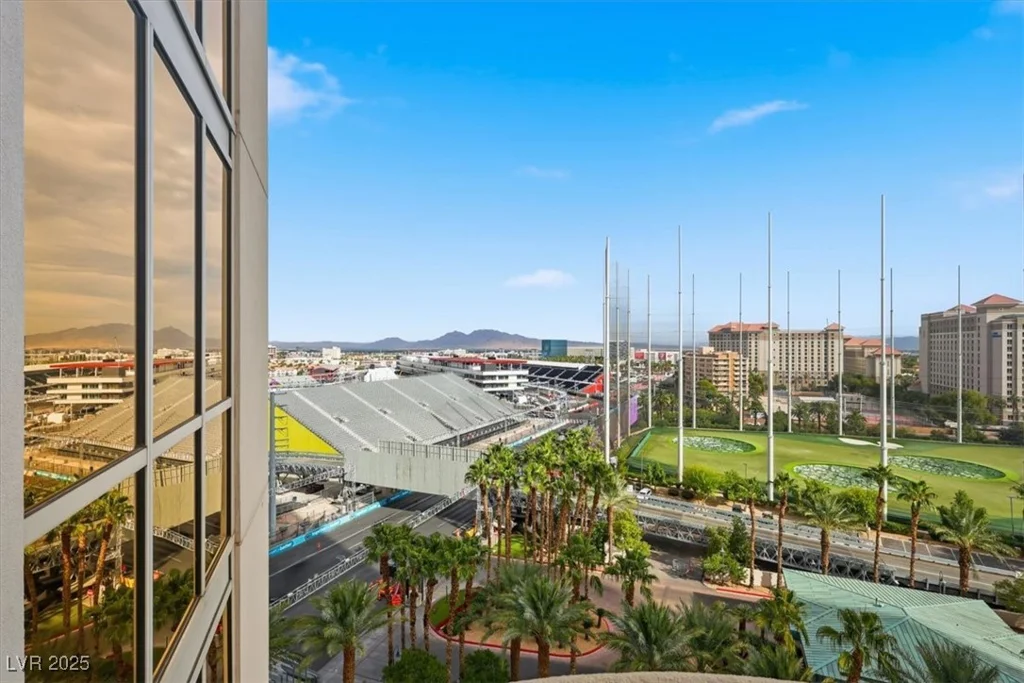125 Harmon, Las Vegas, NV 89109