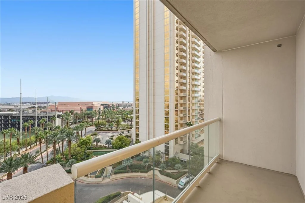 125 Harmon, Las Vegas, NV 89109