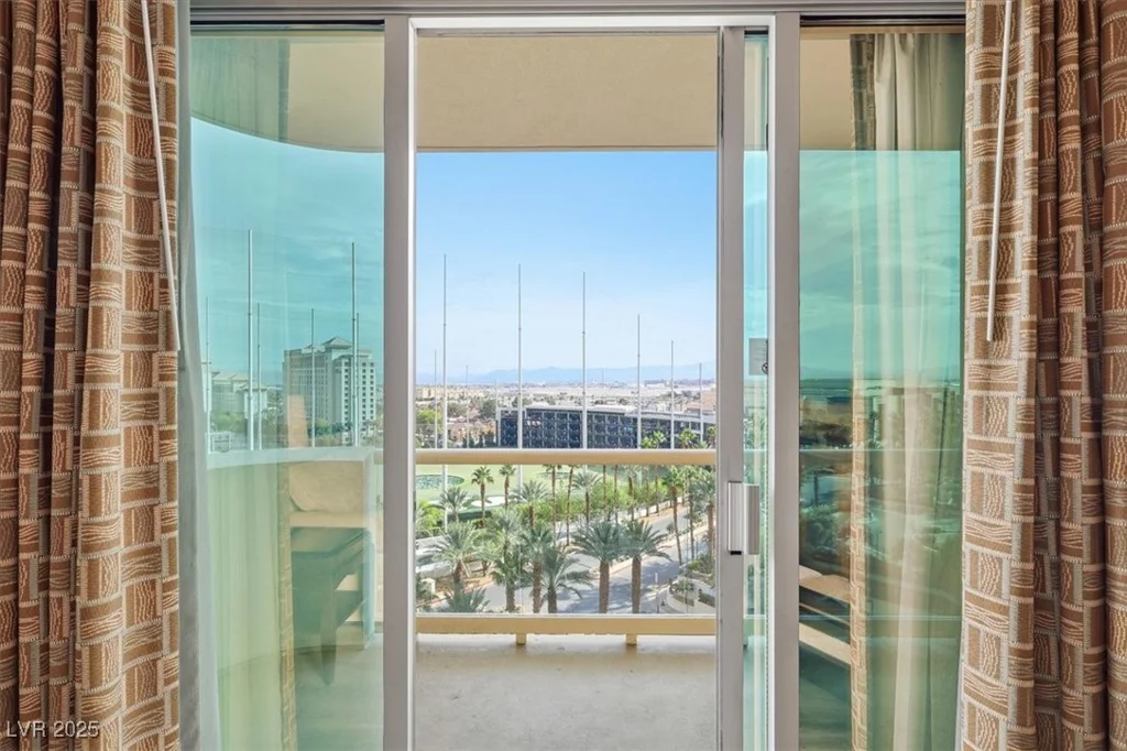 125 Harmon, Las Vegas, NV 89109