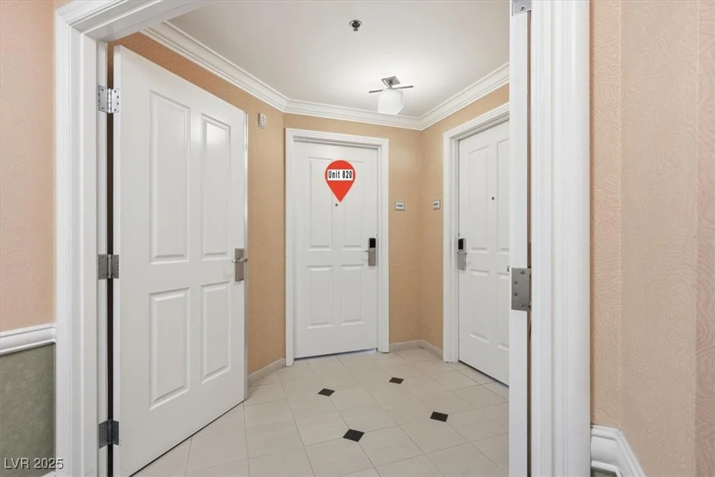 125 Harmon, Las Vegas, NV 89109