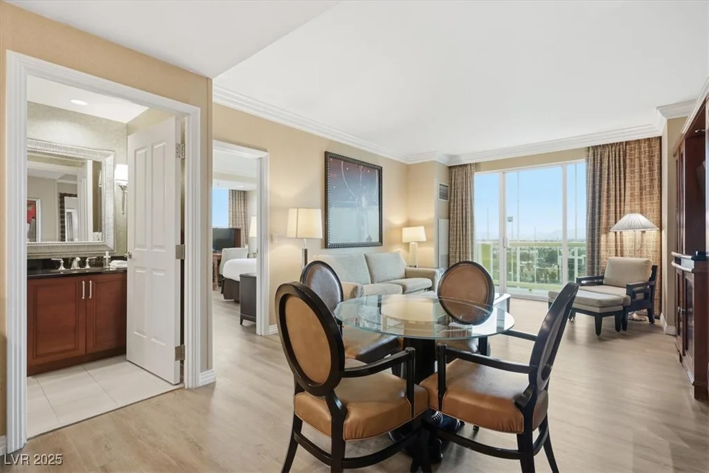 125 Harmon, Las Vegas, NV 89109