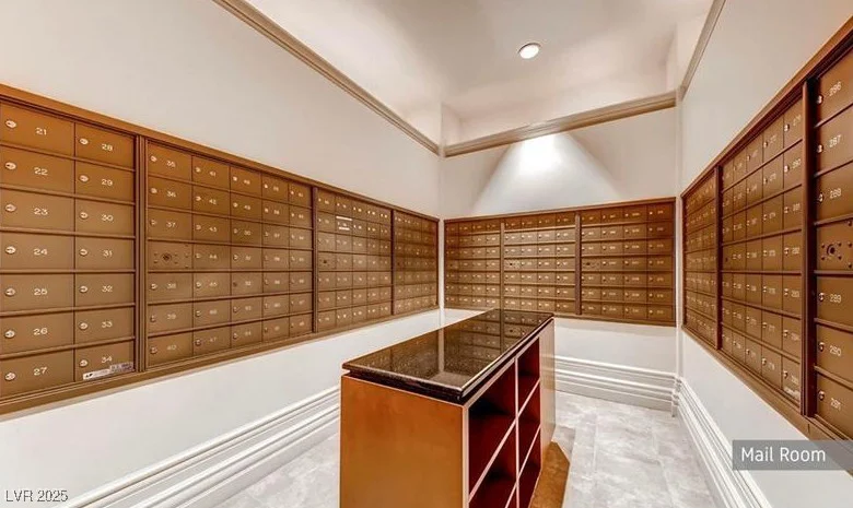 125 Harmon, Las Vegas, NV 89109