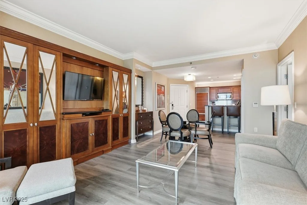 125 Harmon, Las Vegas, NV 89109