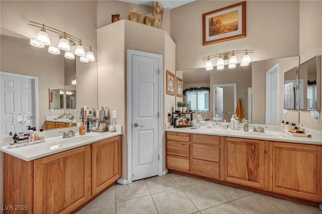 5578 River Highlands, Las Vegas, NV 89122