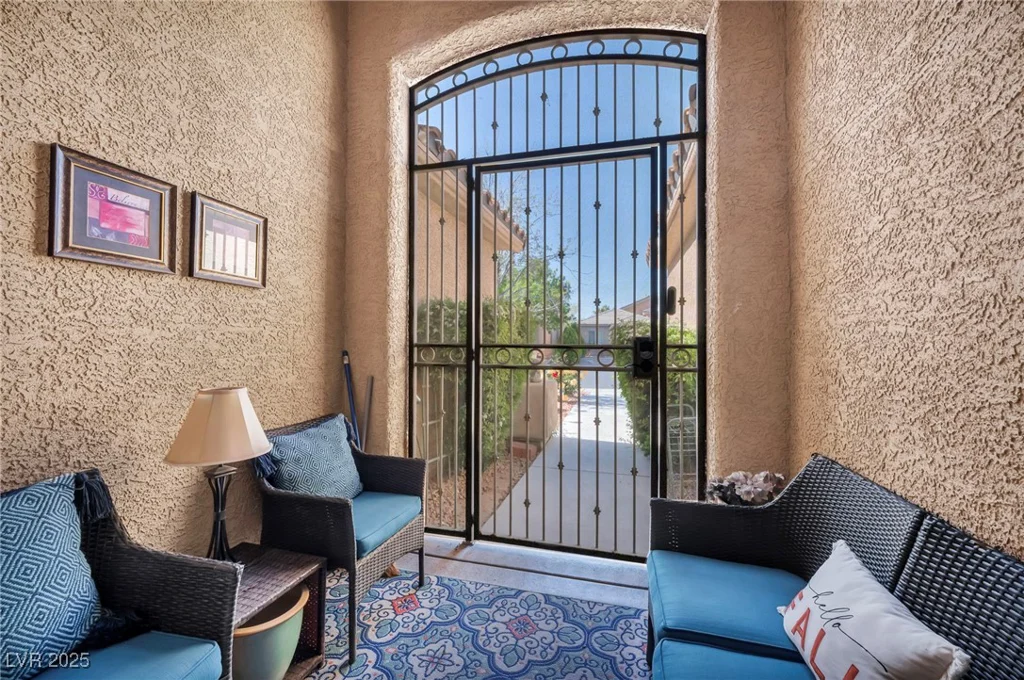 5578 River Highlands, Las Vegas, NV 89122