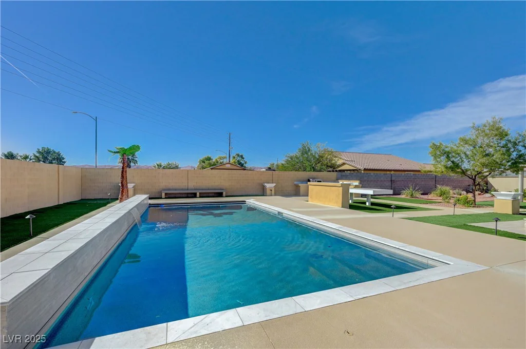 3728 River Heights, Logandale, NV 89021