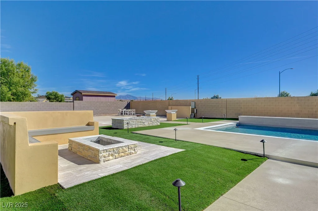 3728 River Heights, Logandale, NV 89021