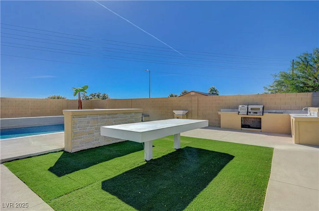 3728 River Heights, Logandale, NV 89021