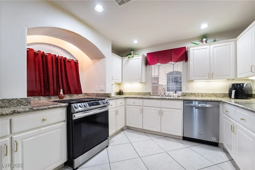 10931 Fintry Hills, Las Vegas, NV 89141