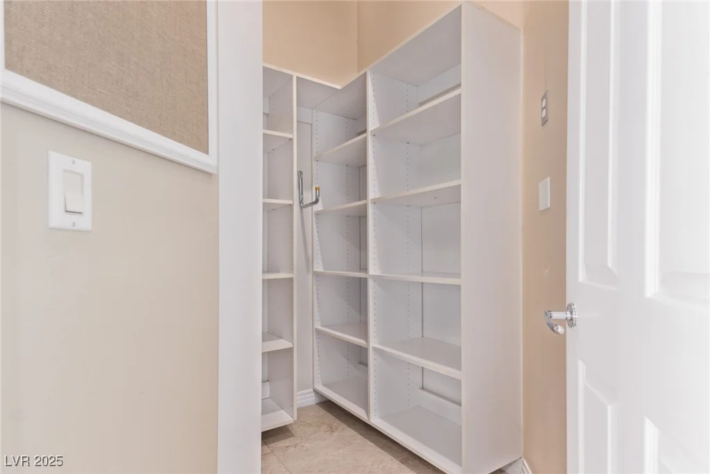 1008 Trophy Hills, Las Vegas, NV 89134