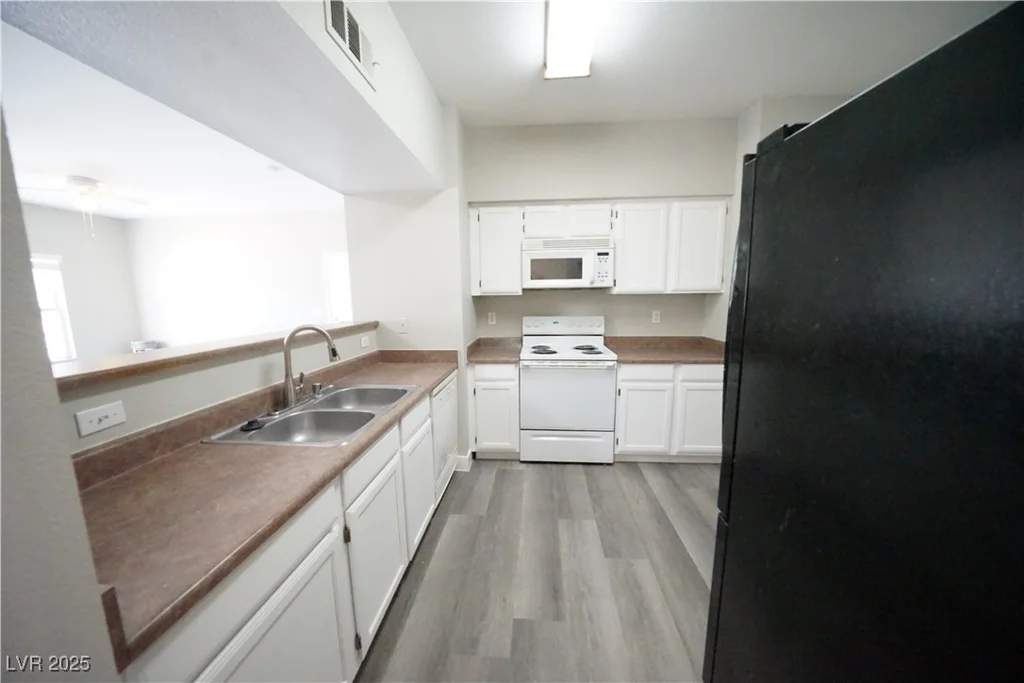 6650 Warm Springs, Las Vegas, NV 89118