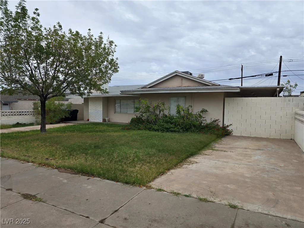 541 Burton, Henderson, NV 89015
