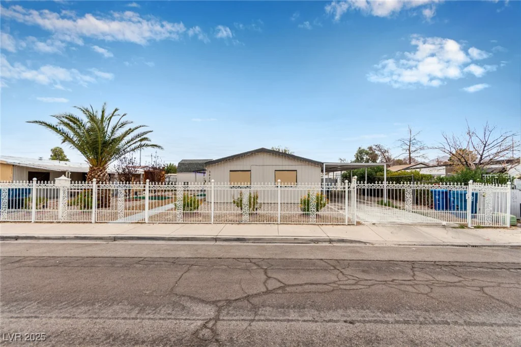 3426 Cactus Springs, Las Vegas, NV 89115