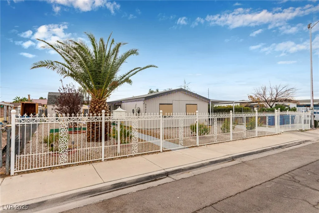 3426 Cactus Springs, Las Vegas, NV 89115