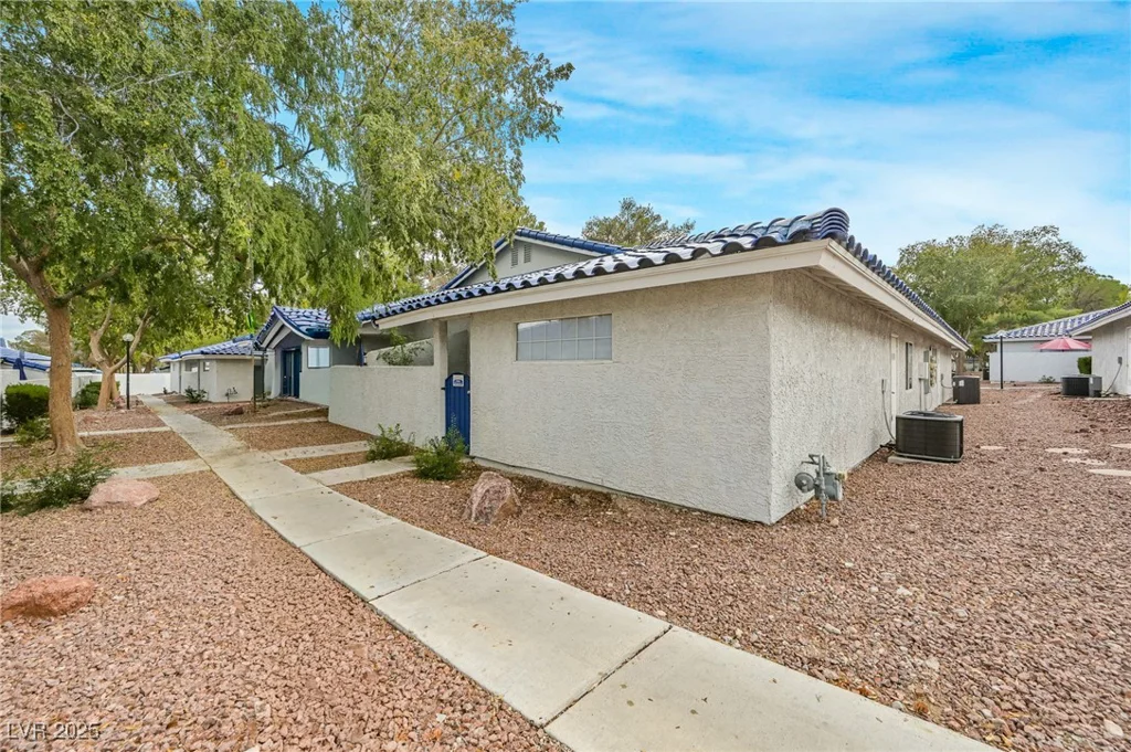 2128 Bavington, Las Vegas, NV 89108