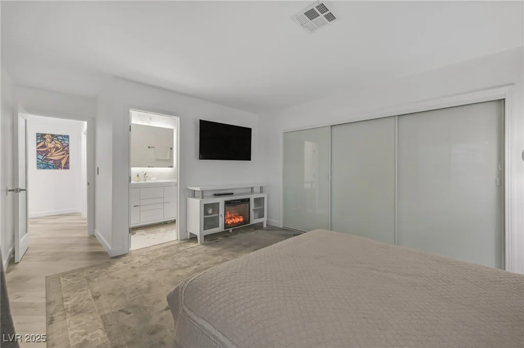 2128 Bavington, Las Vegas, NV 89108