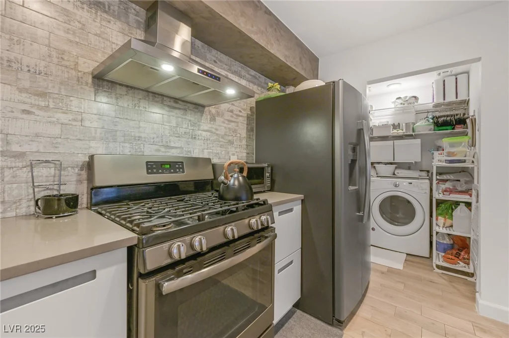 2128 Bavington, Las Vegas, NV 89108